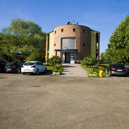 Hotel Il Canneto Porto Ceresio Ngoại thất bức ảnh