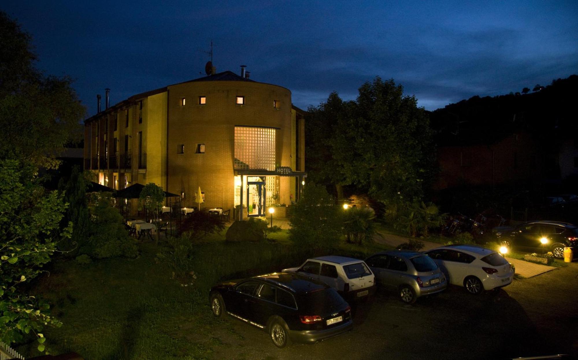 Hotel Il Canneto Porto Ceresio Ngoại thất bức ảnh