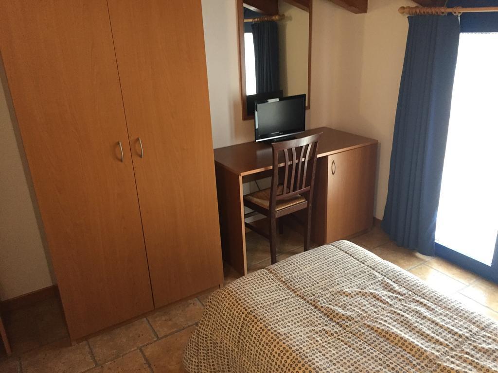 Hotel Il Canneto Porto Ceresio Ngoại thất bức ảnh