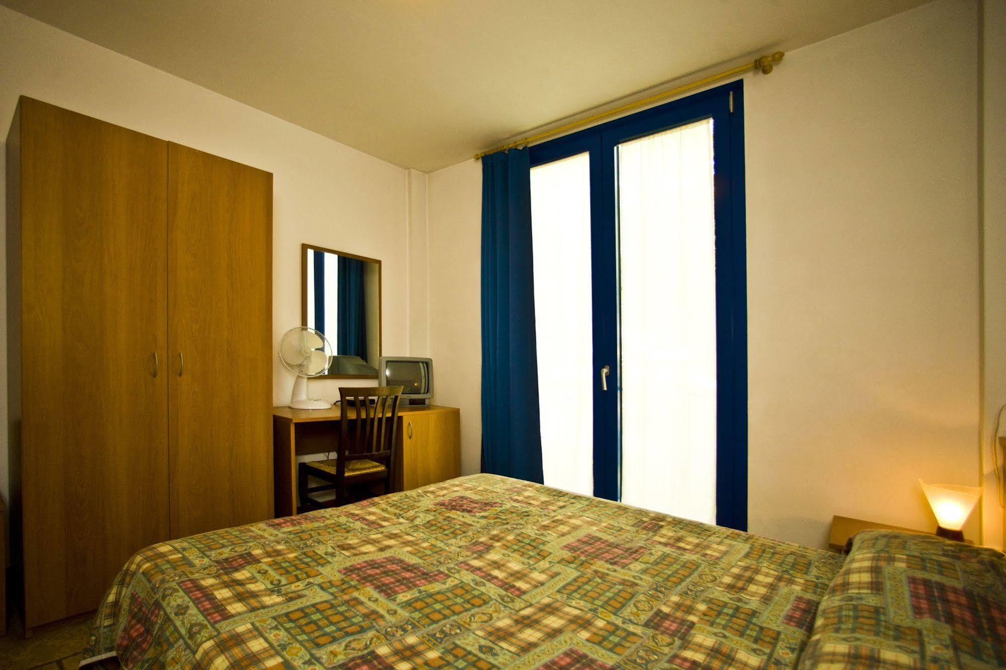 Hotel Il Canneto Porto Ceresio Ngoại thất bức ảnh